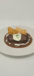 Recetario CARRILLERAS DE TERNERA AL VINO TINTO CON ESPUMA DE PATATA Y SU TEJA