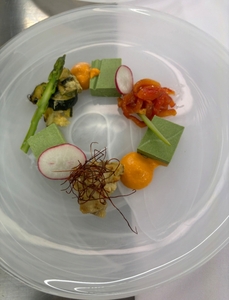 Recetario PANACOTTA  DE ESPINACAS CON VERDURAS DE TEMPORADA ASADAS EN HORNO DE BRASA "JOSPER" (Degustación: 1/2 ración)